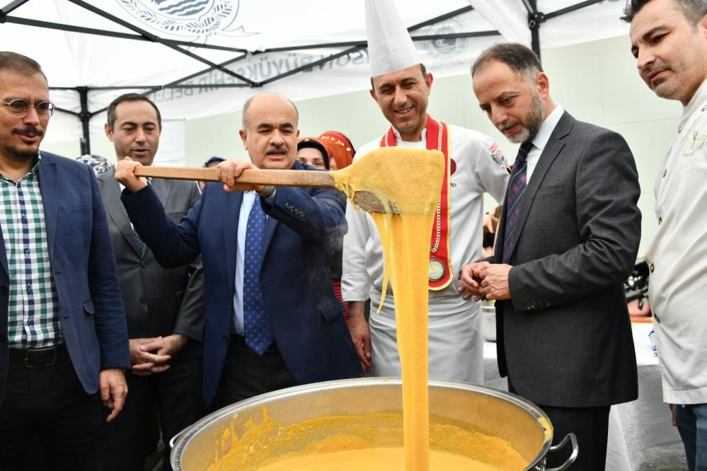 BİNLERCE YILLIK TÜRK MUTFAK KÜLTÜRÜNÜN ÜRÜNLERİ SAMSUN'DA DÜZENLENEN ETKİNLİK İLE GÖRÜCÜYE ÇIKTI
