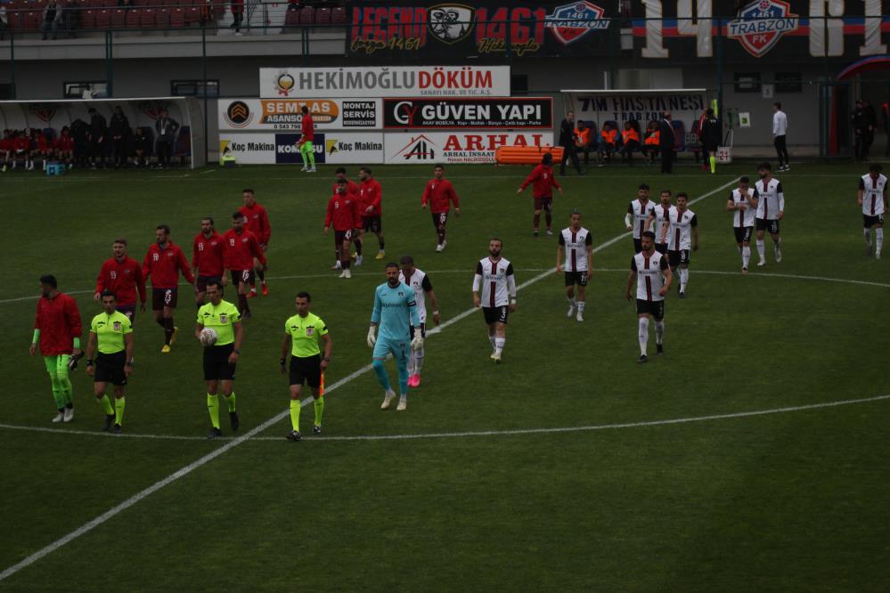 TFF 2. LİG PLAY-OFF KARŞILAŞMASINDA NORMAL SÜRESİ VE UZATMA BÖLÜMLERİ 1-1 SONA EREN MAÇTA 1461 TRABZON FK, VANSPOR'U PENALTI ATIŞLARIYLA 6-5 MAĞLUP EDEREK BİR ÜST TURA YÜKSELDİ
