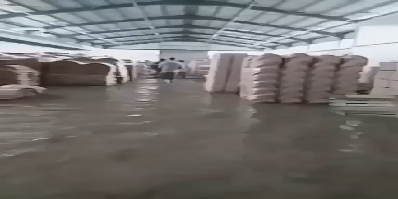 SAMSUN'UN VEZİRKÖPRÜ İLÇESİNDE ÖNCEKİ GÜN ETKİLİ OLAN SAĞANAK YAĞIŞ HAYATI OLUMSUZ ETKİLEDİ