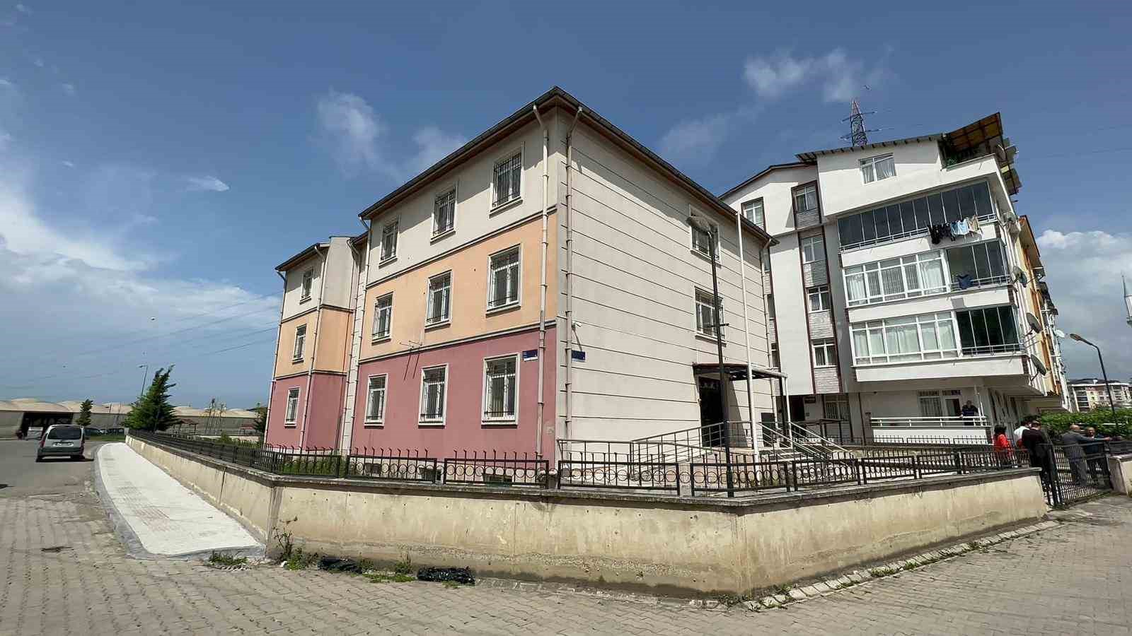 ORDU'DA 1979 YILINDA TEMELİ ATILAN AHMET CEMAL MAĞDEN HUZUREVİ, DEPREME DAYANIKLI OLMAMASI SEBEBİYLE YIKILARAK, YENİDEN İNŞA EDİLECEK