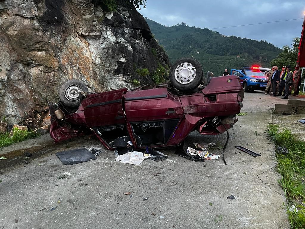 ORDU'NUN KABADÜZ İLÇESİNDE OTOMOBİLİN 50 METRE YÜKSEKLİKTEN YUVARLANMASI SONUCU MEYDANA GELEN TRAFİK KAZASINDA SÜRÜCÜ MİKAİL TAŞPINAR HAYATINI KAYBETTİ
