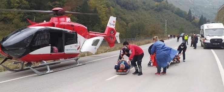 TÜRKİYE'DE EN ÇOK HAVA AMBULANSI KULLANILAN BÖLGELERDEN BİRİ OLAN DOĞU KARADENİZ BÖLGESİNDE HAVA 61 HELİKOPTER AMBULANSI BÖLGENİN ZORLU COĞRAFİ ŞARTLARINA RAĞMEN HİZMET VERİYOR