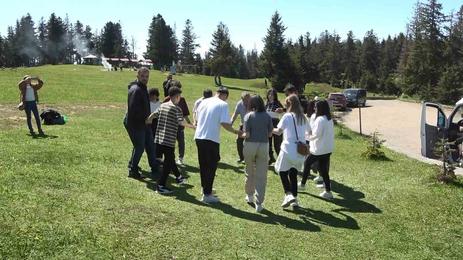 TRABZON'UN EN ÇOK İLGİ GÖREN YAYLALARI ARASINDA YERİNİ ALAN KAYABAŞI YAYLASI, YAZ MEVSİMİNİN BAŞLAMASIYLA BİRLİKTE HAREKETLENMEYE BAŞLADI