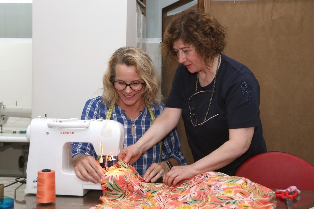 9 YILDIR ORDU'DA YAŞAYAN AMERİKA BİRLEŞİK DEVLETLERİ (ABD) VATANDAŞI ELİZABETH LEONARD, ORDU BÜYÜKŞEHİR BELEDİYESİ'NİN DÜZENLEDİĞİ KURSLARDA HEM TÜRK KÜLTÜRÜNÜ ÖĞRENİYOR HEM DE AZMİ VE ÖĞRENME İSTEĞİ İLE HERKESE ÖR