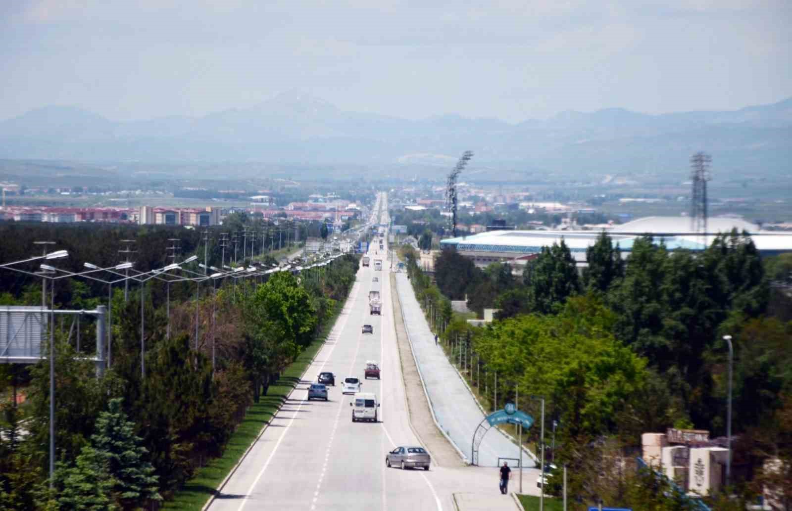 ERZURUM'DA 2023 YILININ İLK BEŞ AYLIK VE MAYIS AYI TRAFİK İSTATİSTİKLERİNE BAKILDIĞINDA ÖLÜMLÜ BİR KAZANIN YAŞANMADIĞI DİKKAT ÇEKİYOR.ERZURUM’DA 5 AYA 497 TRAFİK KAZASI SIĞDI