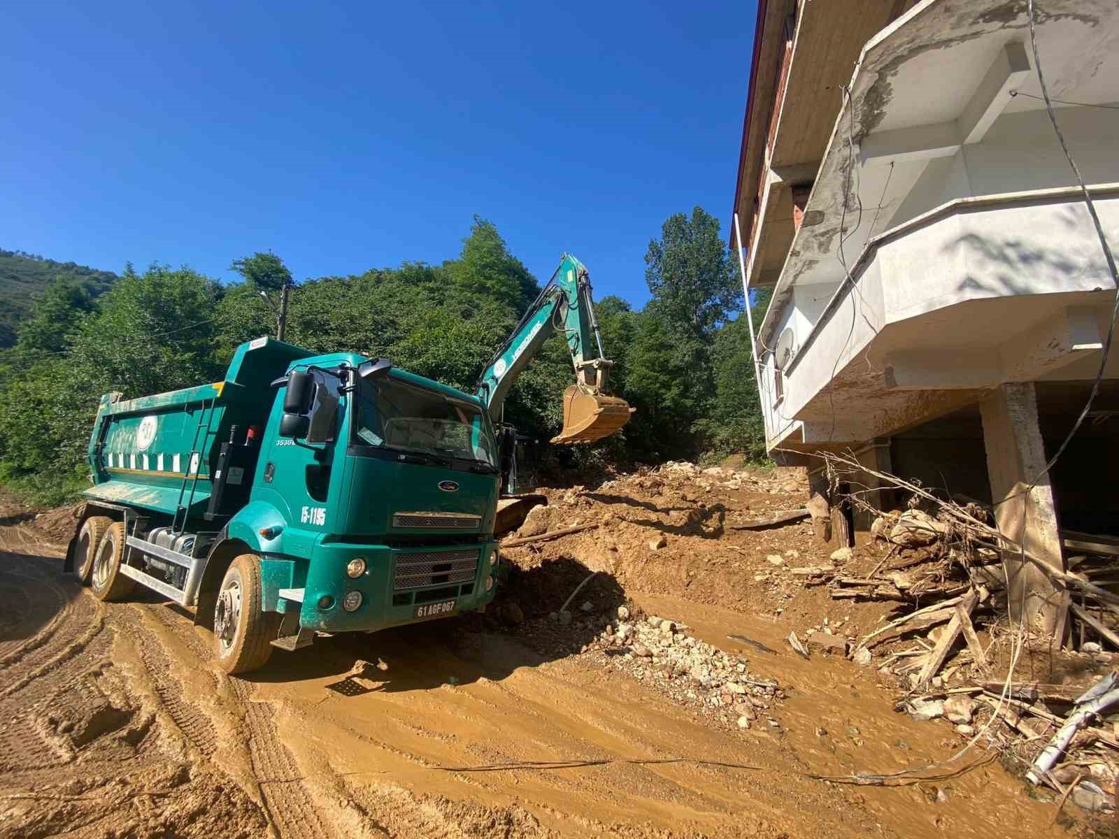 GİRESUN’DA SELİN YARALARI SARILIYOR, KAYIP ŞAHSI ARAMA ÇALIŞMALARI SÜRÜYOR