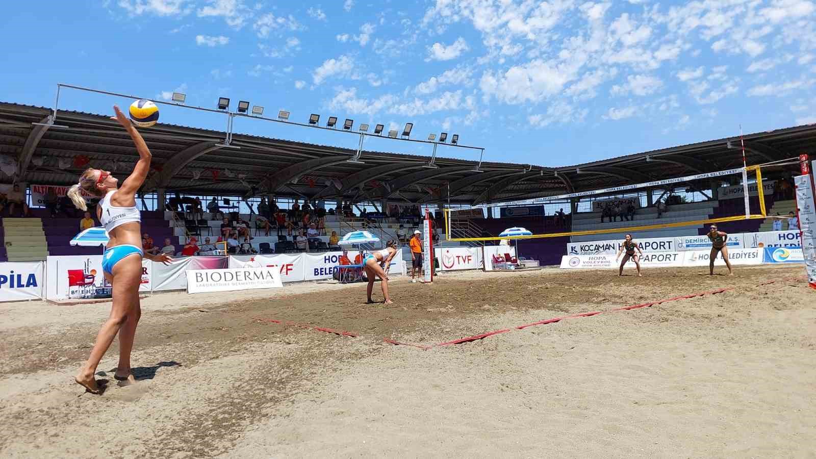 ARTVİN'DE HOPA KÜLTÜR SANAT VE DENİZ FESTİVALİ KAPSAMINDA BU YIL 19'UNCUSU DÜZENLENEN, TVF PRO BEACH TOUR HOPA ETABI PLAJ VOLEYBOLU TURNUVASI, TÜRKİYE, UKRAYNA, AZERBAYCAN, İRAN, IRAK VE GÜRCİSTAN'DAN 32 TAKIM