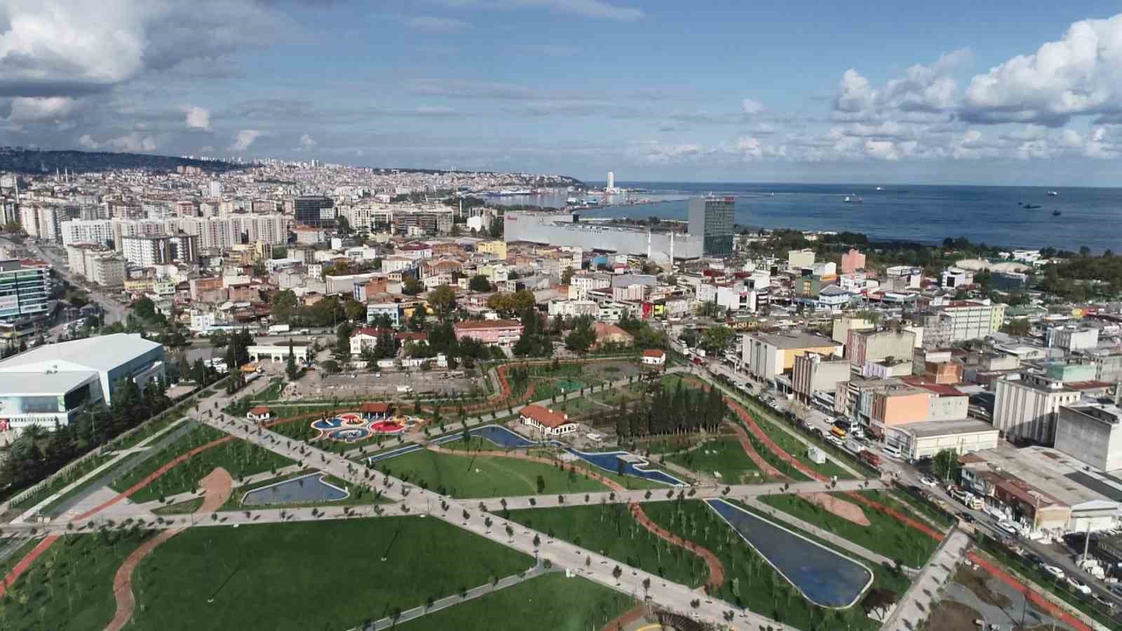 YURT DIŞINDAN TÜRKİYE'YE GÖÇ EDENLERİN SAYISI 2022 YILINDA, BİR ÖNCEKİ YILA GÖRE YÜZDE 33,2 AZALARAK 494 BİN 52 KİŞİ OLDU. SAMSUN, TÜRKİYE GENELİNDE YURT DIŞINA EN FAZLA GÖÇ VEREN 4. İL OLDU