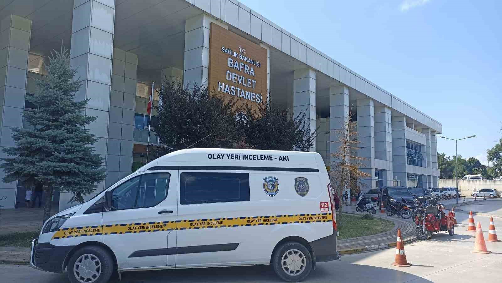 SAMSUN BAFRA DEVLET HASTANESİ'NDE DOKTORA SİLAH ÇEKEN EMEKLİ POLİS SALİM USTA ETKİSİZ HALE GETİRİLEREK, GÖZALTINA ALINDI