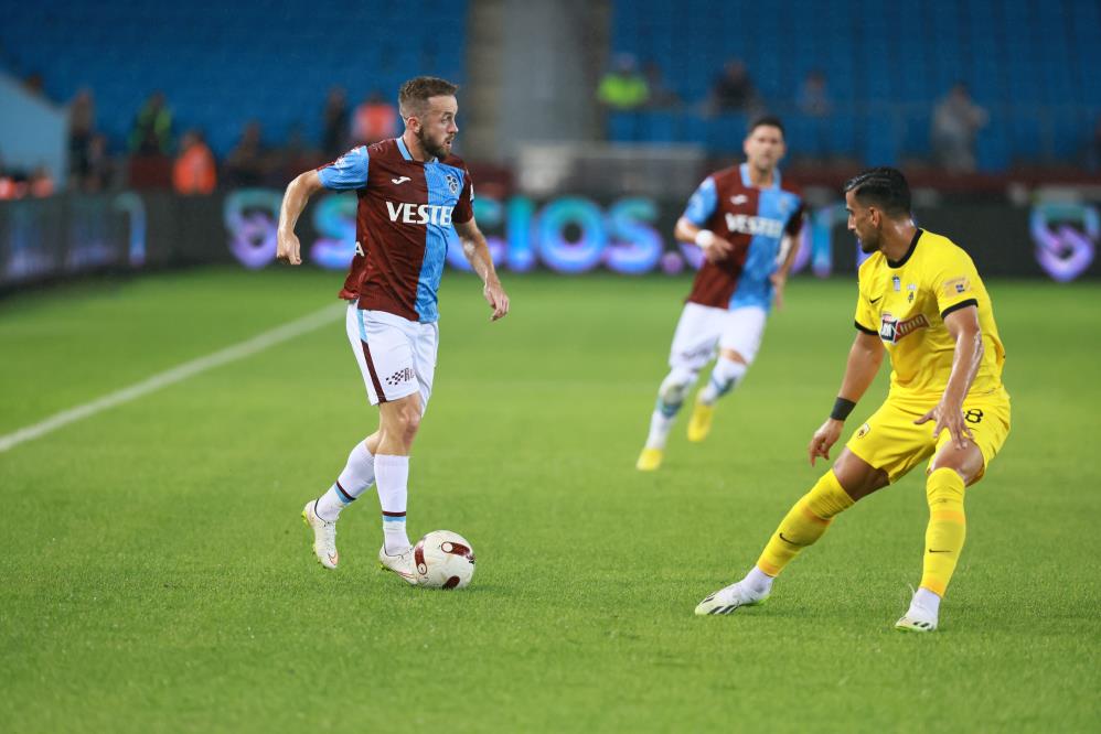 TRABZONSPOR, HAZIRLIK MAÇINDA YUNANİSTAN'IN AEK TAKIMINA 3-1 MAĞLUP OLDU