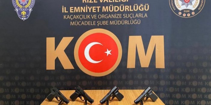 RİZE’DE DURDURULAN BİR ARAÇTA 4 ADET RUHSATSIZ TABANCA ELE GEÇİRİLDİ. R.K İSİMLİ ŞAHIS TUTUKLANARAK CEZAEVİNE GÖNDERİLDİ