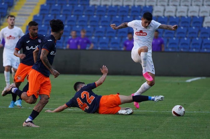 Ç.RİZESPOR 5.HAZIRLIK MAÇINDADA GALİP GELEMEDİ. İSTANBUL'DA BAŞAKŞEHİRLE 0 - 0 BERABERE KALDI