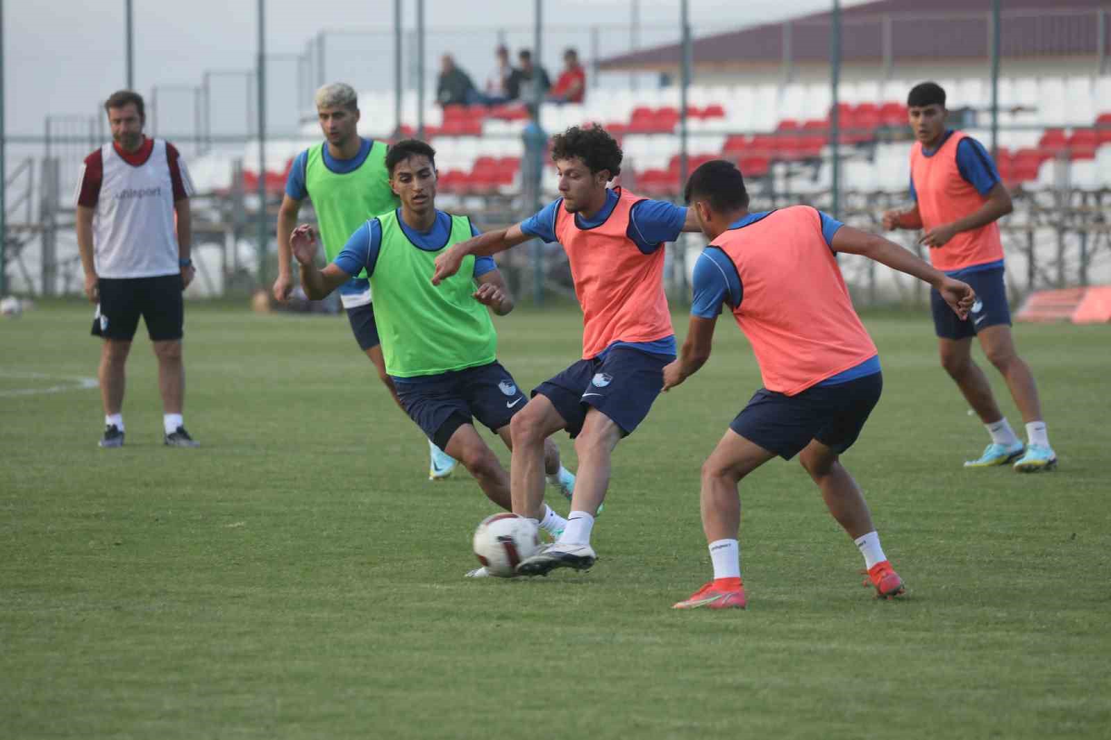 1. LİG TAKIMLARINDAN ERZURUMSPOR LİGİN İLK HAFTASINDA KENDİ SAHASINDA OYNAYACAĞI BANDIRMA SPOR KARŞILAŞMASI GİRESUN'A ALINDI. TFF MAÇIN OYNANACAĞI STADI RESMİ OLARAK AÇIKLADI