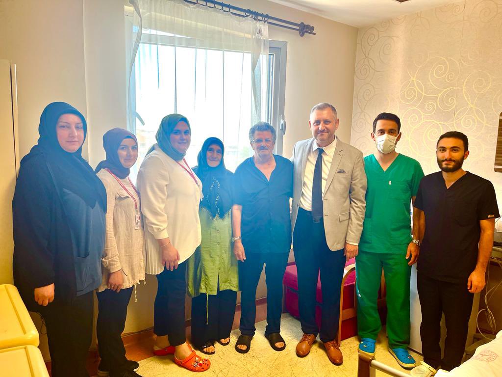 RİZE DEVLET HASTANESİ’NDE İLK KEZ BİR HASTAYI UYUTMADAN KAROTİS ENDARTEREKTOMİ (ŞAH DAMARI AMELİYATI) YAPILDI