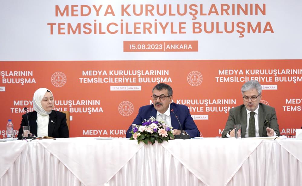 LİSE'DE SINIF TEKRARI GELİYOR. MİLLİ EĞİTİM BAKANI YUSUF TEKİN : YENİ DÖNEMDE SINIF TEKRARININ MÜMKÜN OLDUĞU BİR SÜREÇ SÖZ KONUSU OLACAK" DEDİ
