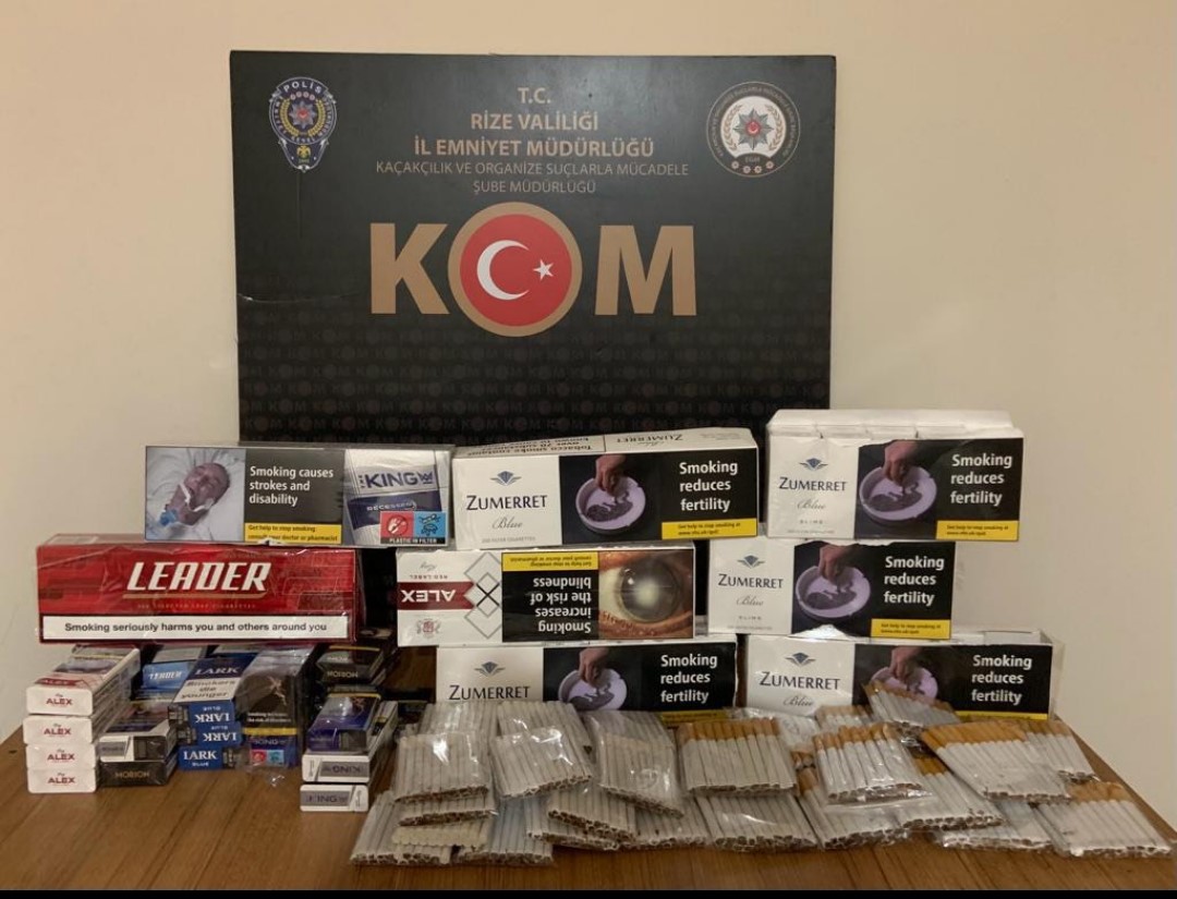 RİZE İL MERKEZİ VE DEREPZARI İLÇESİNDE İŞYERLERİNE BASKIN. BASKINDA KAÇAK TÜRÜN – SİGARA VE ELEKTRONİK SİGARA ELE GEÇİRİLDİ. 2 KİŞİ HAKKINDA ADLİ İŞLEM YAPILDI