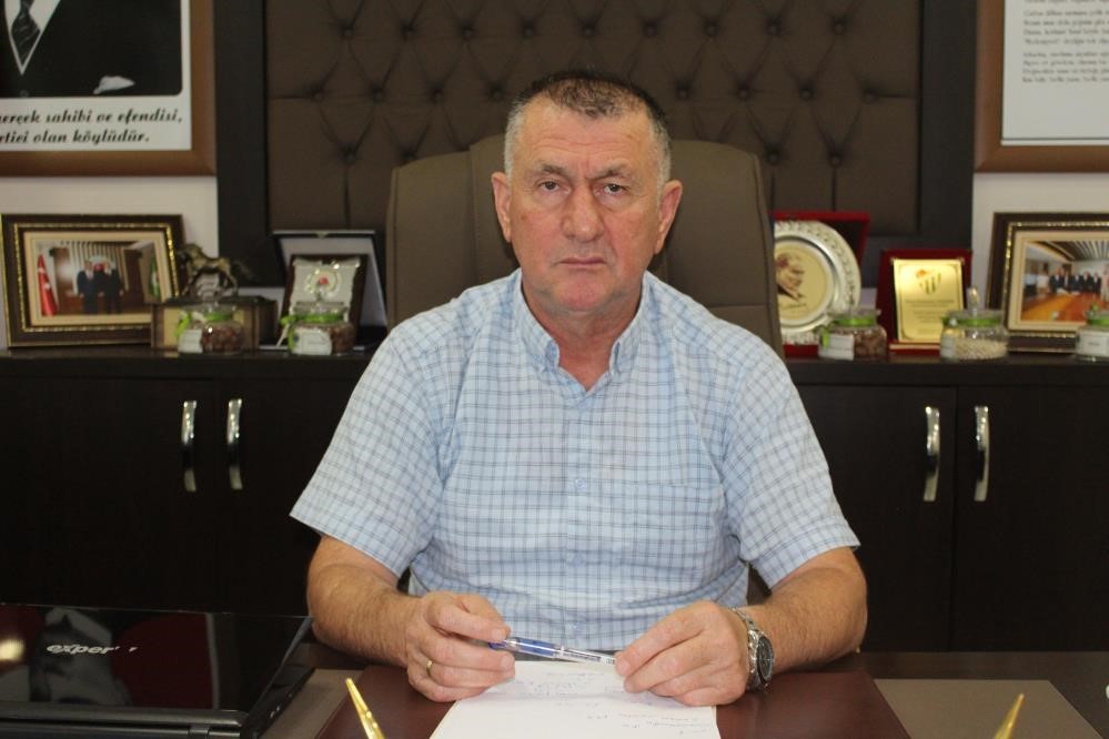 SAMSUN ÇARŞAMBA ZİRAAT ODASI BAŞKANI MUAMMER AYDEMİR, FINDIK ÜRETİCİLERİNE "DOLANDIRICILIK" UYARISI YAPTI.FARKLI TMO ADRESLERİ İLE FINDIK RANDEVU SİSTEMİ OLUŞTURULARAK DOLANDIRICILIK YAPILDIĞI TESPİT EDİLDİ.SAKIN A