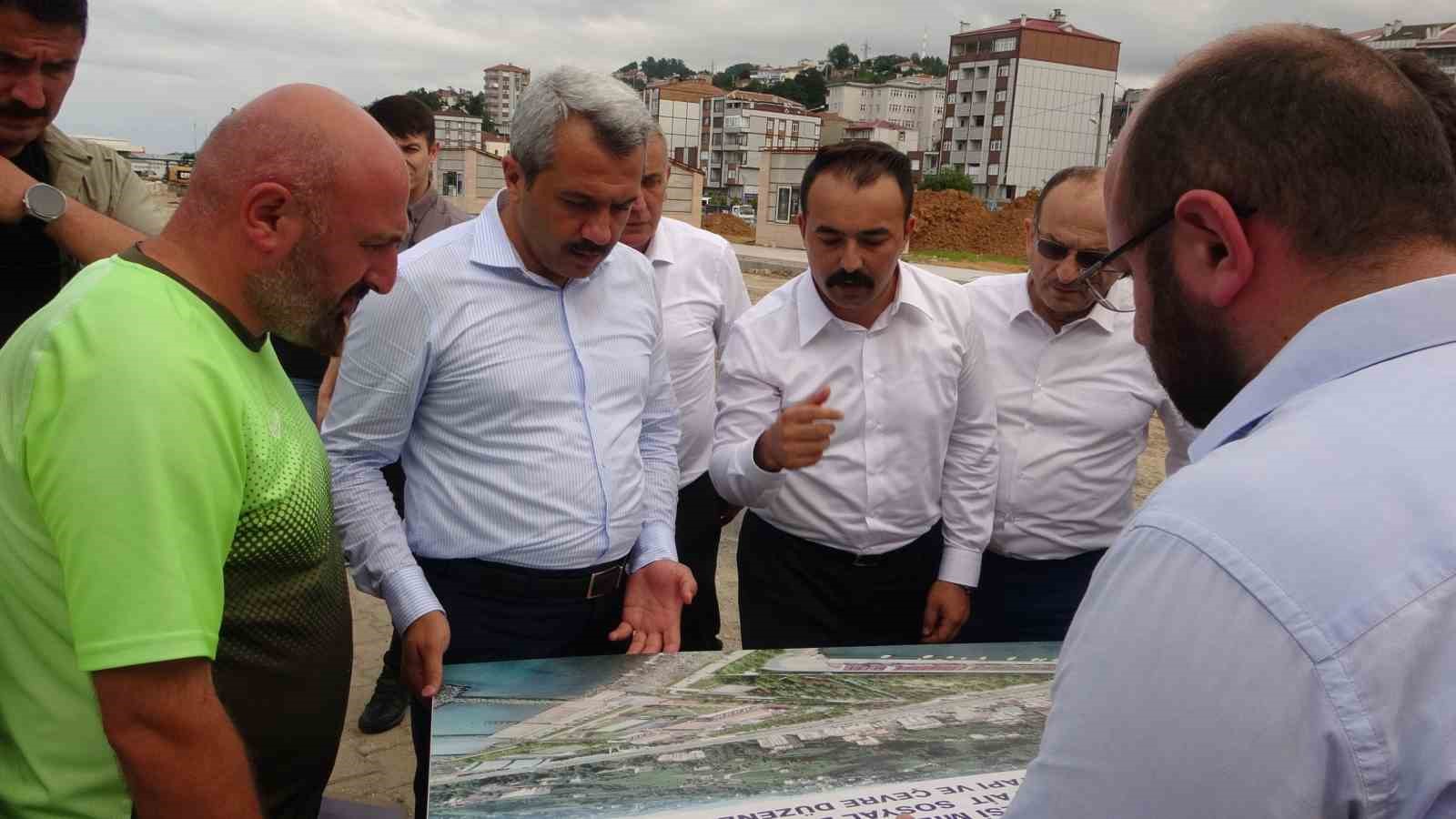 RİZE’NİN YENİ VALİSİ İHSAN SELİM BAYDAŞ AYAĞININ TOZU İLE YATIRIMLARI YERİNDE İNCELEDİ