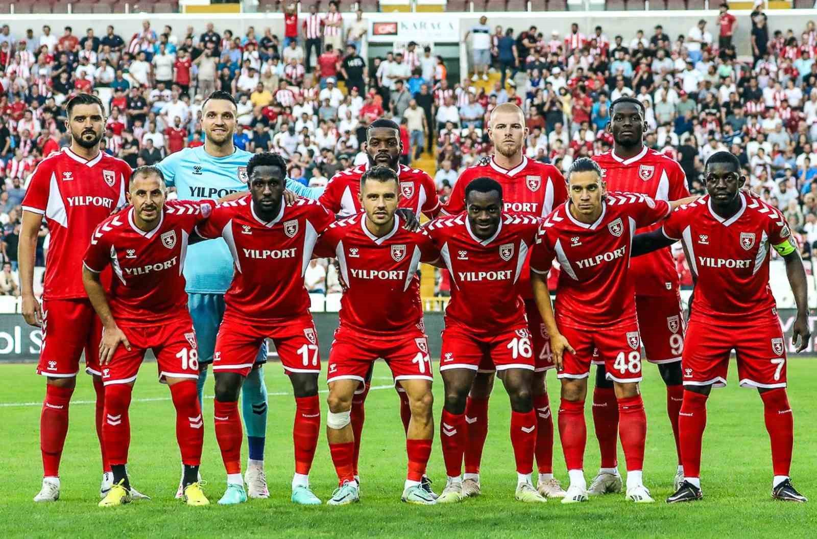 SAMSUNSPOR, BU TRANSFER DÖNEMİNDE 24 OYUNCUSUYLA YOLLARINI AYIRIRKEN, KADRO DIŞI BULUNUN 5 FUTBOLCUSU DA KENDİSİNE KULÜP ARIYOR