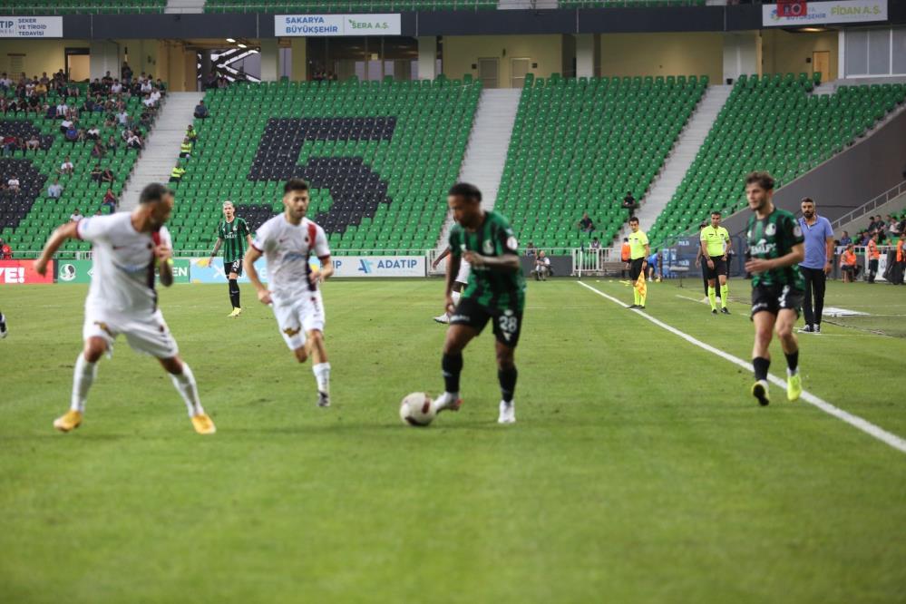 TRENDYOL 1. LİG'İN 2. HAFTASINDA SAKARYASPOR, SAHASINDA KARŞILAŞTIĞI GENÇLERBİRLİĞİ İLE 0-0 BERABERE KALDI