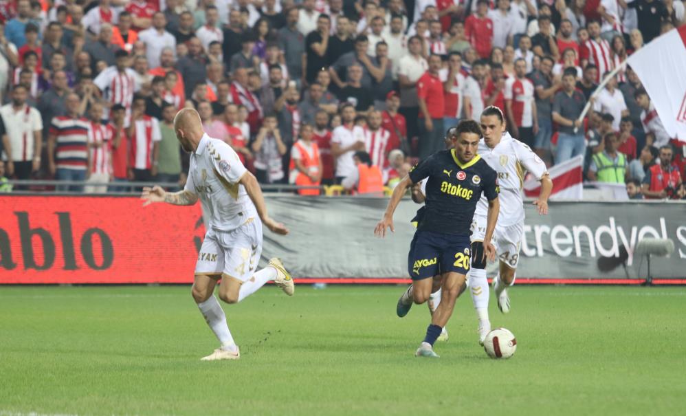TRENDYOL SÜPER LİG'İN İKİNCİ HAFTASINDA FENERBAHÇE, DEPLASMANDA KARŞILAŞTIĞI Y. SAMSUNSPOR'U 2-0'LIK SKORLA MAĞLUP ETTİ