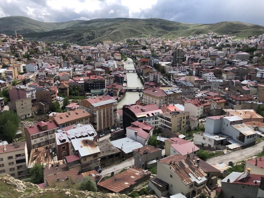 TÜİK'E GÖRE, BAYBURT'TA TEMMUZ AYINDA GENEL TİCARET SİSTEMİNE GÖRE İHRACAT 12 BİN DOLAR, İTHALAT 4 BİN DOLAR OLARAK GERÇEKLEŞTİ
