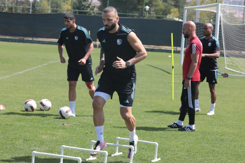 ERZURUMSPOR FK, TRENDYOL 1. LİG'İN 4. HAFTASINDA DEPLASMANDA PAZAR GÜNÜ SAAT 21.45’TE ŞANLIURFASPOR İLE KARŞILAŞACAK. MAVİ-BEYAZLILAR GERİDE KALAN ÜÇ HAFTADA GALİBİYET SEVİNCİ YAŞAYAMAYAN 5 TAKIM ARASINDA BULUNUYOR