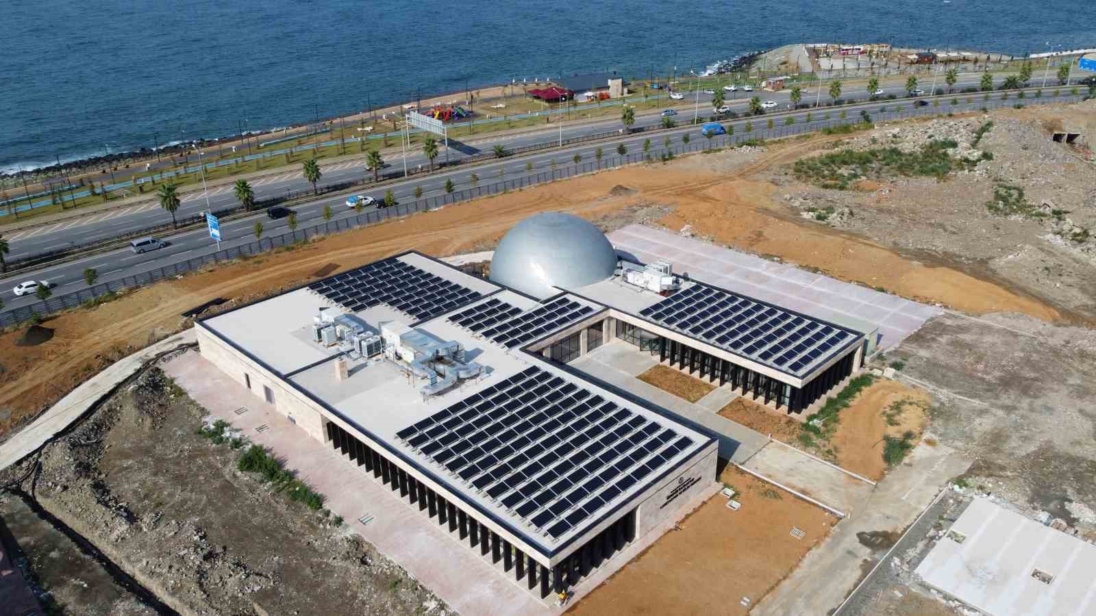 TRABZON'DA YAPIMI DEVAM EDEN DOĞU KARADENİZ BÖLGESİ'NİN TEK BİLİM MERKEZİ ÖZDEMİR BAYRAKTAR BİLİM MERKEZİ VE PLANETARYUM (GEZEGEN EVİ) AÇILIŞ İÇİN GÜN SAYIYOR
