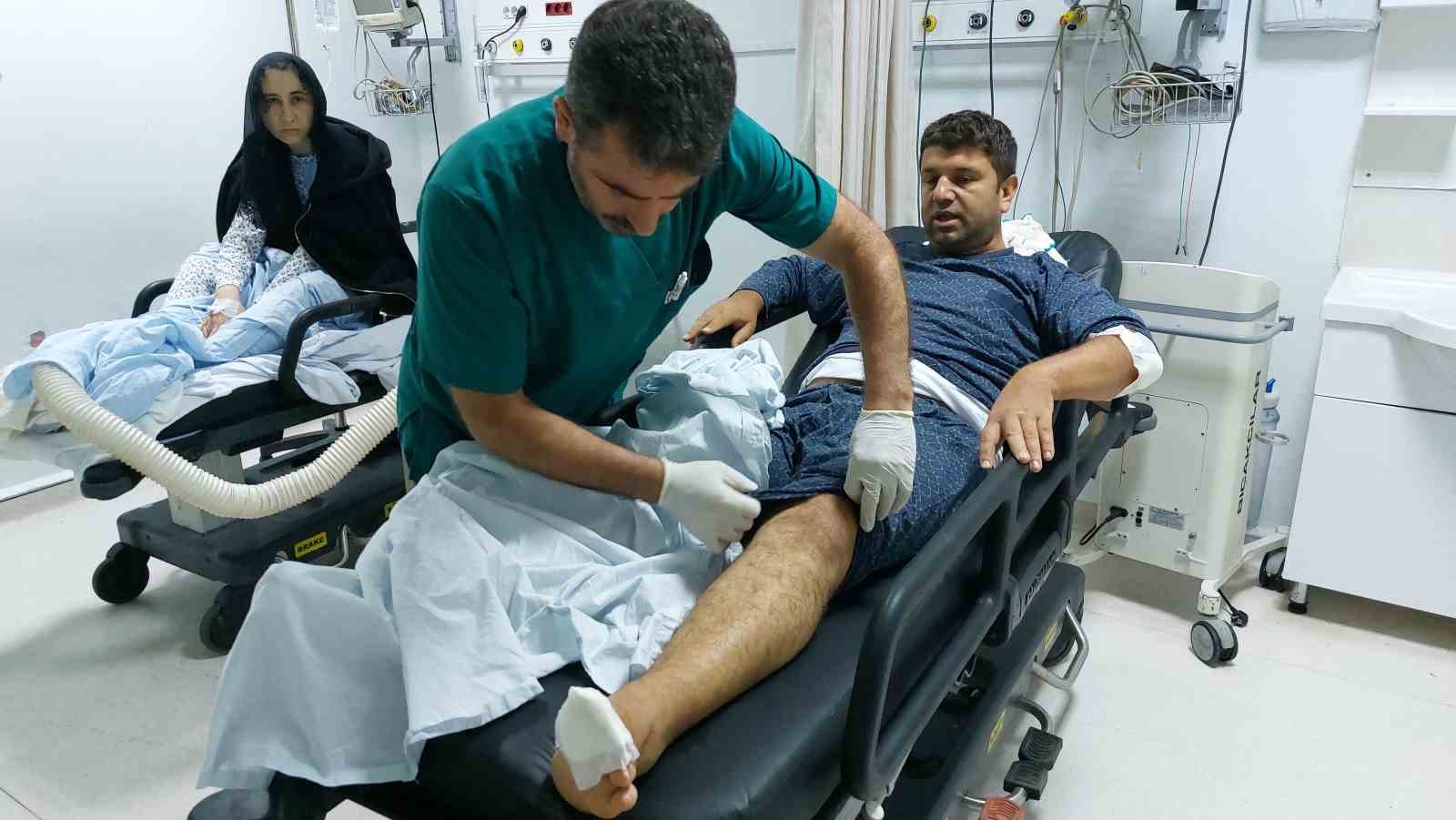 SAMSUN'DAKİ SELDE SÜRÜKLENEN 4 KİŞİLİK AİLE BİRBİRLERİNE SARILARAK ÖLÜMDEN KURTULDULAR: ANNE VE BABA HASTANELİK OLDU