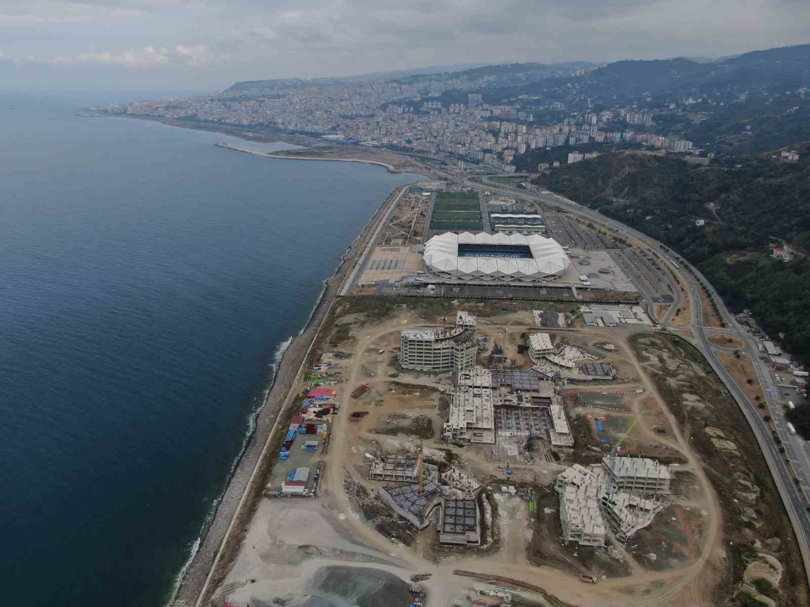 TRABZON'DA YAPIMI SÜREN 900 YATAKLI ŞEHİR HASTANESİ'NİN YAPIM ÇALIŞMALARI YÜZDE 20 ORANINDA TAMAMLANDI