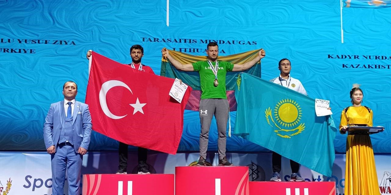 BAYBURTLU DÜNYA ŞAMPİYONU BİLEK GÜREŞÇİSİ YUSUF ZİYA YILDIZOĞLU, KAZAKİSTAN'DAN İKİNCİLİK İLE DÖNDÜ
