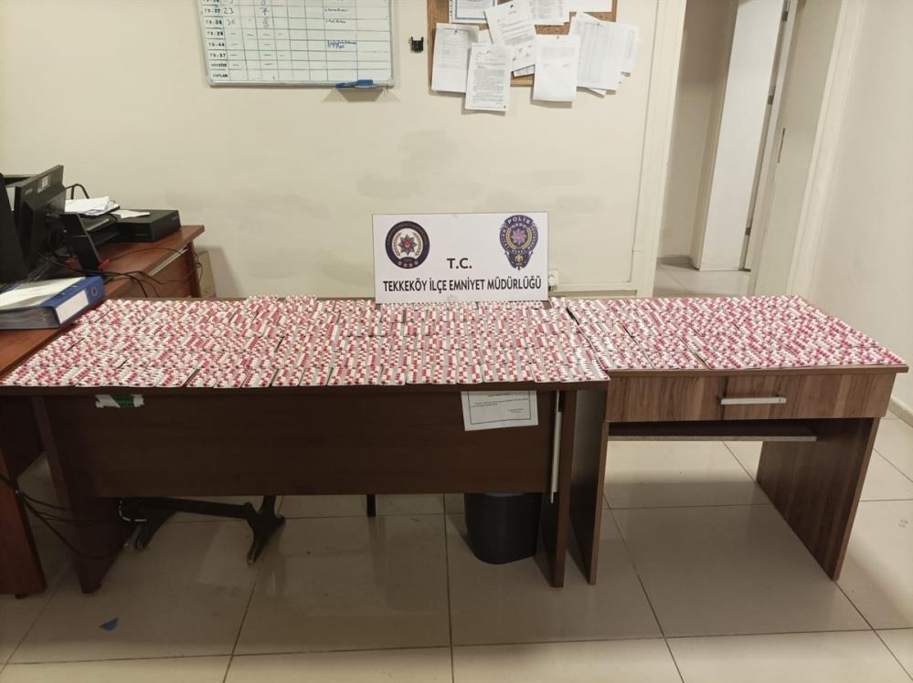 SAMSUN'DA POLİS EKİPLERİ TARAFINDAN YAPILAN ÇALIŞMA SONUCUNDA ÇOK SAYIDA SENTETİK ECZA VE RUHSATSIZ TABANCA ELE GEÇİRİLDİ