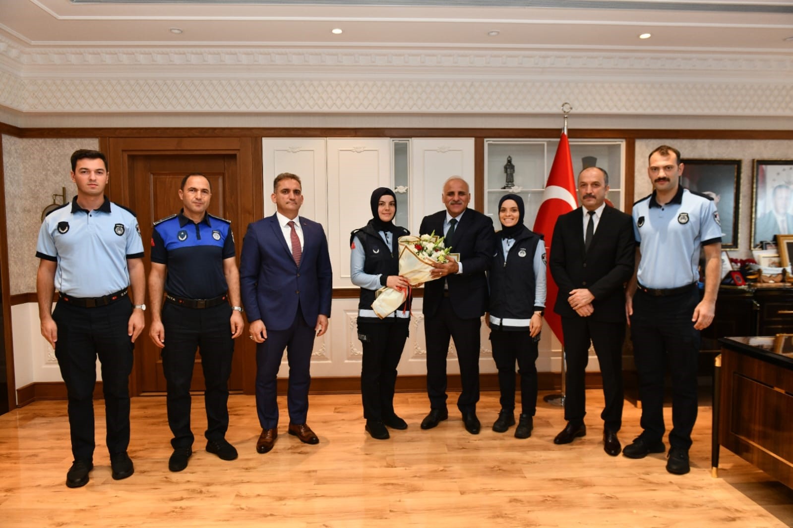 TRABZON BÜYÜKŞEHİR BELEDİYE BAŞKANI MURAT ZORLUOĞLU, ZABITA TEŞKİLATI'NIN 197. KURULUŞ YILDÖNÜMÜ DOLAYISIYLA ZABITA DAİRESİ BAŞKANLIĞI PERSONELİYLE BİR ARAYA GELDİ