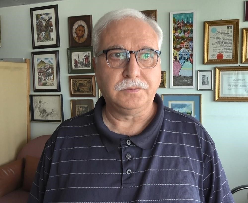 KTÜ TIP FAKÜLTESİ GÖĞÜS HASTALIKLARI ANABİLİM DALI ÖĞRETİM ÜYESİ PROF. DR. TEVFİK ÖZLÜ; COVİD-19'UN YENİ VARYANTI EG.5 (ERİS) VİRÜSÜ GEÇİRDİĞİ MUTASYONLARLA ARTIK ESKİSİ KADAR AĞIR VE ÖLÜMCÜL HASTALIĞA NEDEN OLMUYOR