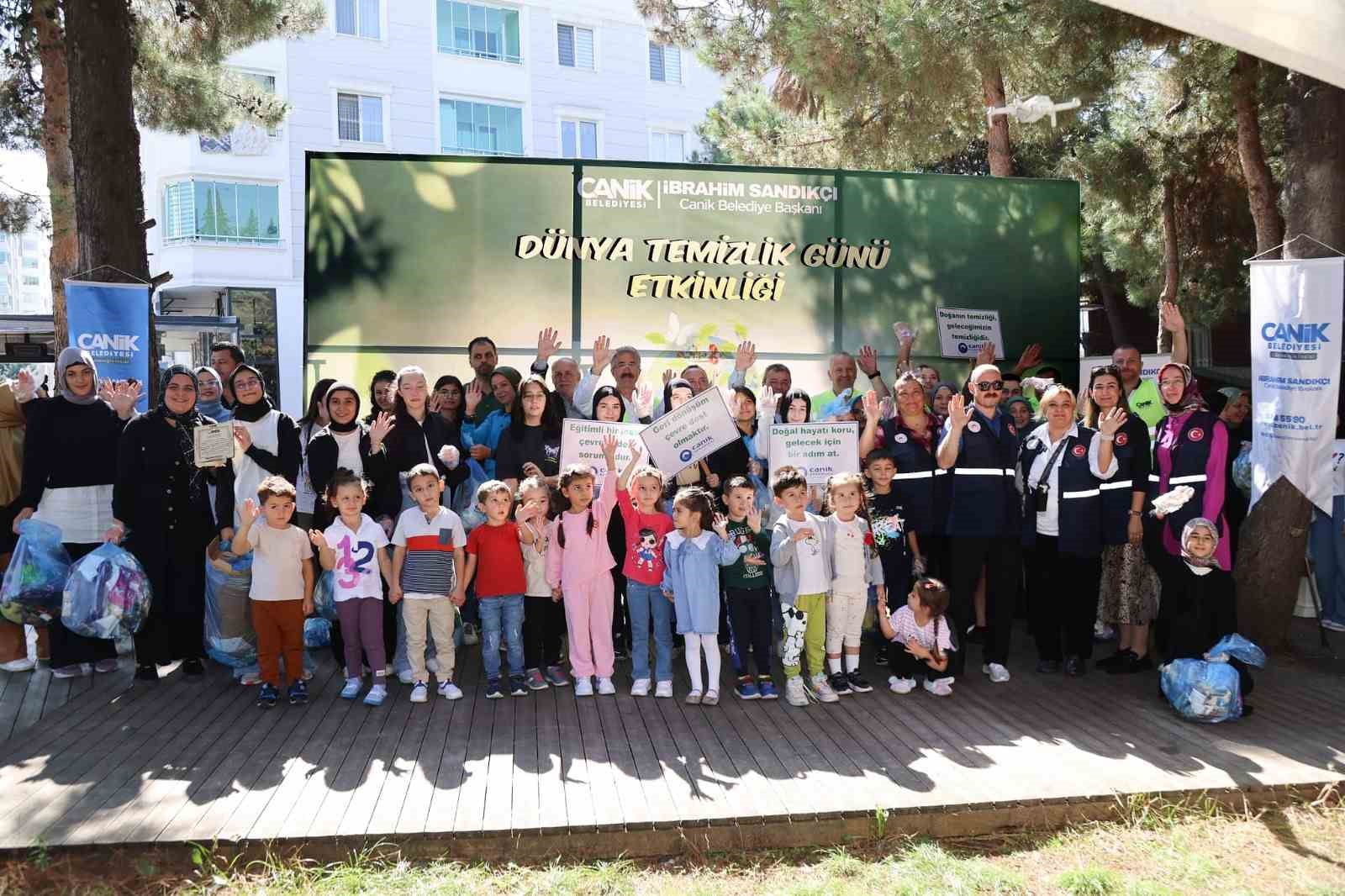 SAMSUN CANİK ORMAN OKULU VE SIFIR ATIK KÖYÜ PROJELERİNİ HAYATA GEÇİREN CANİK BELEDİYESİ, İLÇEDE "DAHA TEMİZ BİR CANİK, DAHA TEMİZ BİR DÜNYA" MOTTOSUYLA "DÜNYA TEMİZLİK GÜNÜ ETKİNLİĞİ" YAPTI