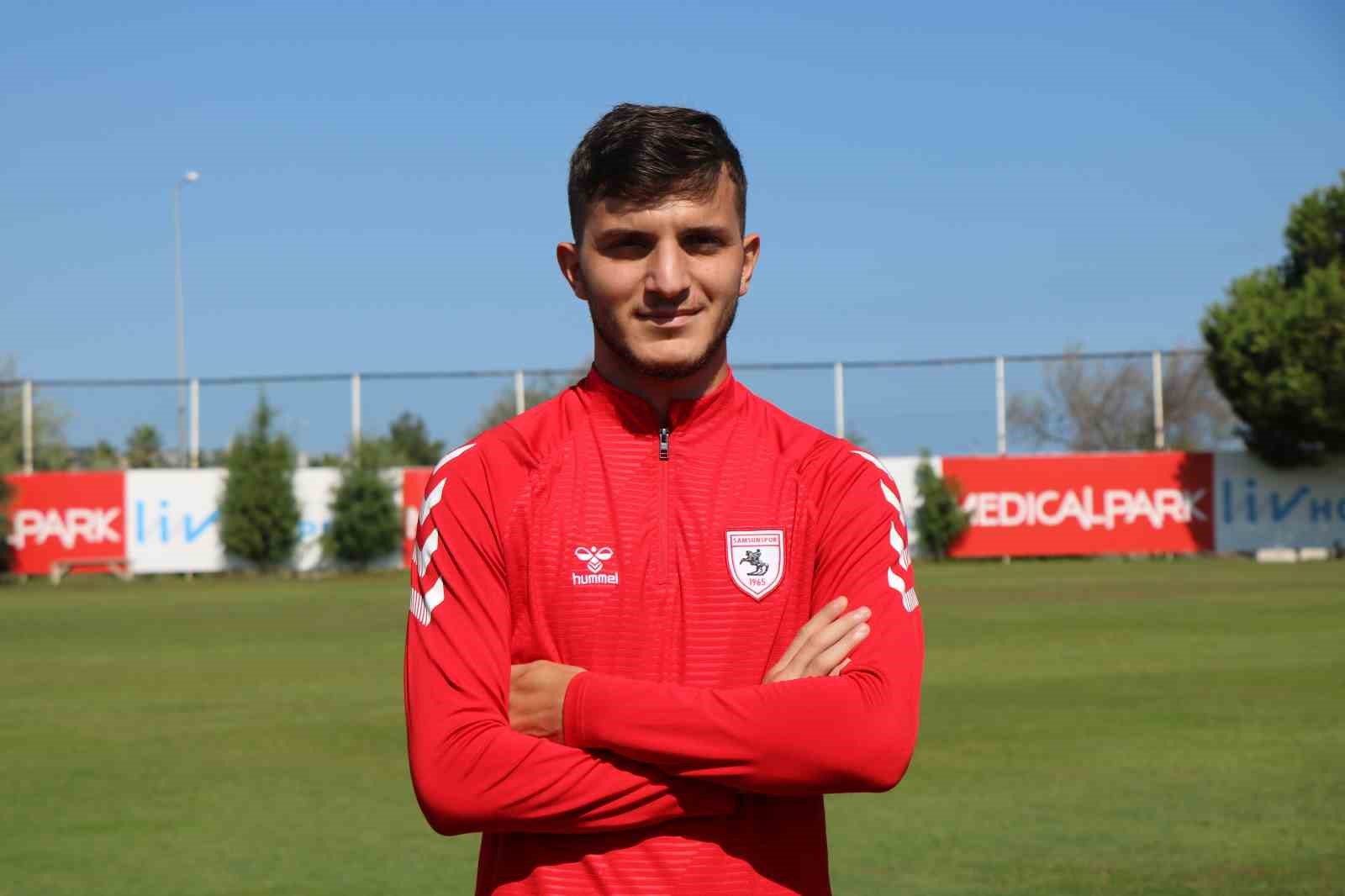 SAMSUNSPOR'UN BAŞARILI SAVUNMA OYUNCUSU YUNUS EMRE ÇİFT, ANTALYASPOR MAÇINDAN 3 PUANLA DÖNÜP GALİBİYET SERİSİ YAKALAMAK İSTEDİKLERİNİ SÖYLEDİ