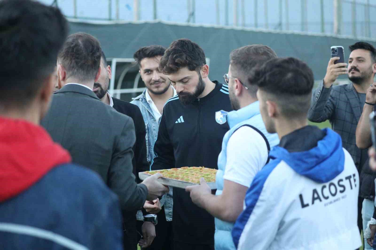 TRENDYOL 1.LİG TAKIMLARINDAN ERZURUMSPOR FK, HAFTA SONU DEPLASMANDA KARŞI KARŞIYA GELECEĞİ ADANASPOR MAÇI HAZIRLIKLARINI SÜRDÜRÜYOR