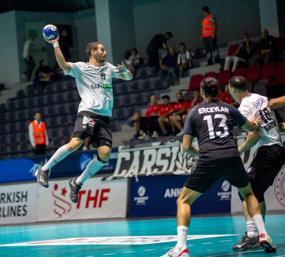 HENTBOL ERKEKLER SÜPER LİGİ'NDE 5. HAFTA SONA ERDİ. RİZE BELEDİYESİ ERKEK HENTBOL TAKIMI KENDİ SAHASINDA SAKARYA BBSK TAKIMINA 33 – 30 YENİLDİ
