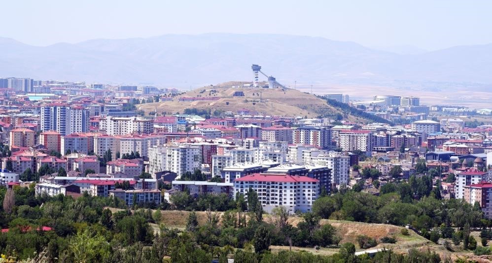 ERZURUM'DA AY İÇİNDE 935 KONUTUN EL DEĞİŞTİRDİĞİ AÇIKLANDI. İL AĞUSTOS AYI KONUT SATIŞ PERFORMANSI KAYDINDA ÜLKEDE 33, BÖLGEDE İSE ELAZIĞ'IN ARDINDAN 2'İNCİ SIRADA YER ALDI