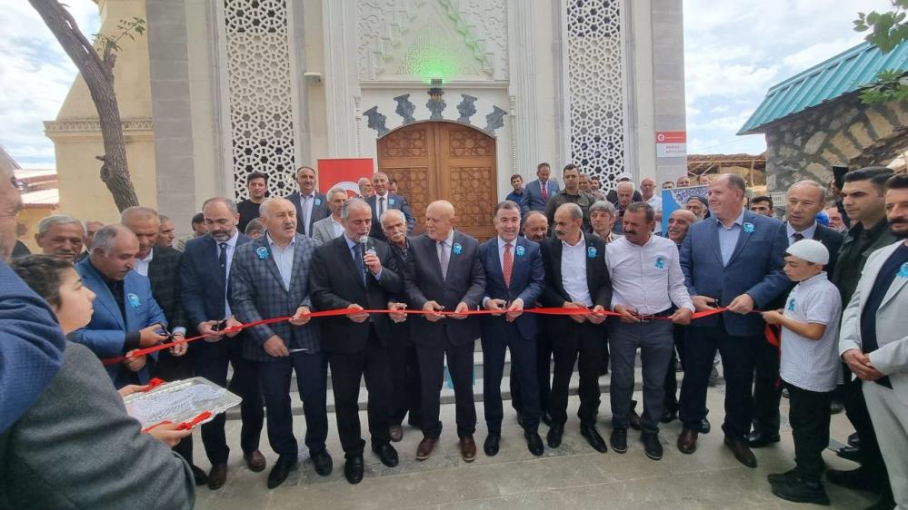 BAYBURT SÖĞÜTLÜ KÖYÜ CAMİ DUALARLA İBADETE AÇILDI