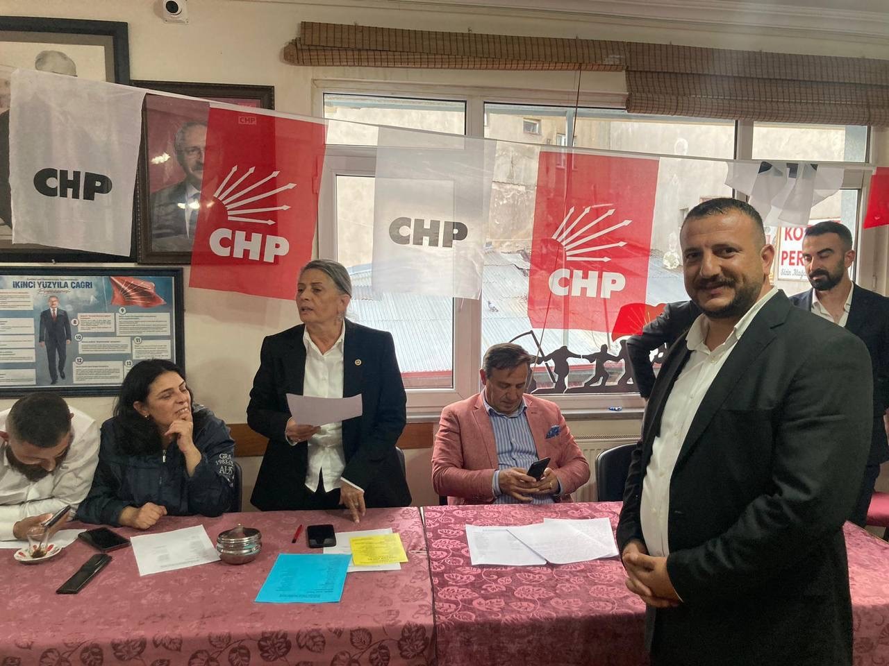 CUMHURİYET HALK PARTİSİ BAYBURT İL BAŞKANLIĞININ OLAĞAN GENEL KURULU SONUÇLANDI. 3 ADAYIN YARIŞTIĞI KONGREDE HAKTAN YÜCEL CHP BAYBURT İL BAŞKANLIĞINI KAZANDI