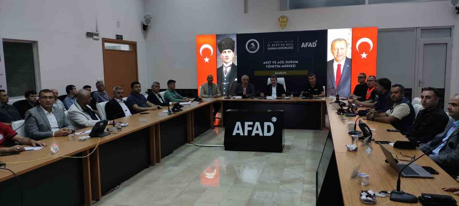 SAMSUN'DA 01 EKİM PAZAR GÜNÜ YAŞANAN SEL VE SU BASKINLARINA 2 BİN 239 PERSONEL, 357 İŞ MAKİNESİ, 350 KAMYON VE 391 ARAÇLA MÜDAHALE EDİLDİĞİ AÇIKLANDI