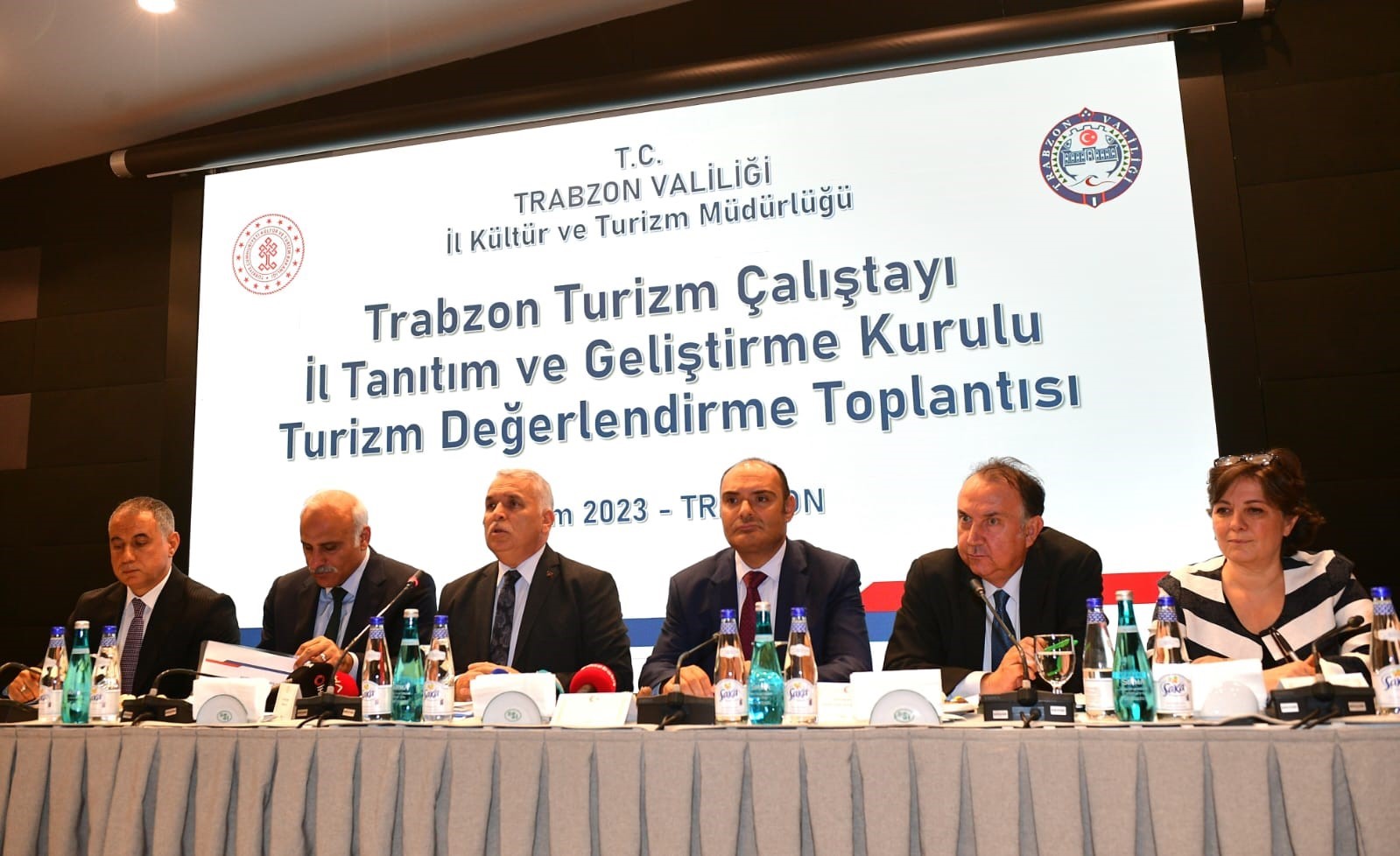 TRABZON İL KÜLTÜR VE TURİZM MÜDÜRÜ TAMER ERDOĞAN, 2023 YILININ İLK 9 AYINDA TRABZON'U 1 MİLYON 138 BİN 743 YERLİ VE YABANCI TURİST ZİYARET ETTİĞİNİ BELİRTEREK TEMMUZ VE AĞUSTOS AYLARINDA EN PİK SEVİYENİN YAŞANDIĞINI SÖY