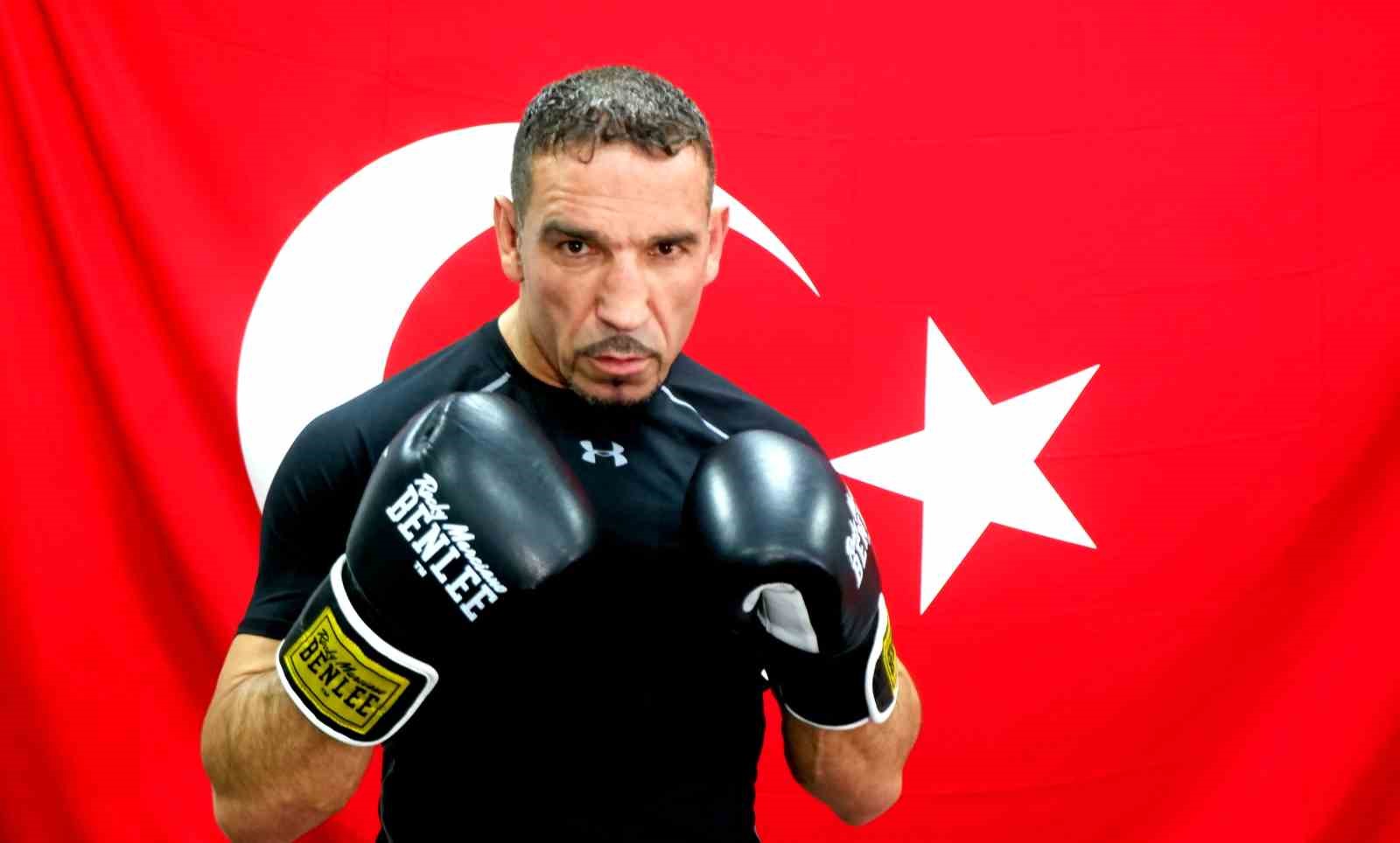TÜRK PROFESYONEL BOKS TARİHİNİN İLK VE TEK DÜNYA ŞAMPİYONU FIRAT ARSLAN, ERZURUM'DA YAPTIĞI ANTRENMANLARLA WBA DÜNYA ŞAMPİYONLUĞU ALTIN KEMER KARŞILAŞMASIYLA RİNGLERE VEDA EDECEK