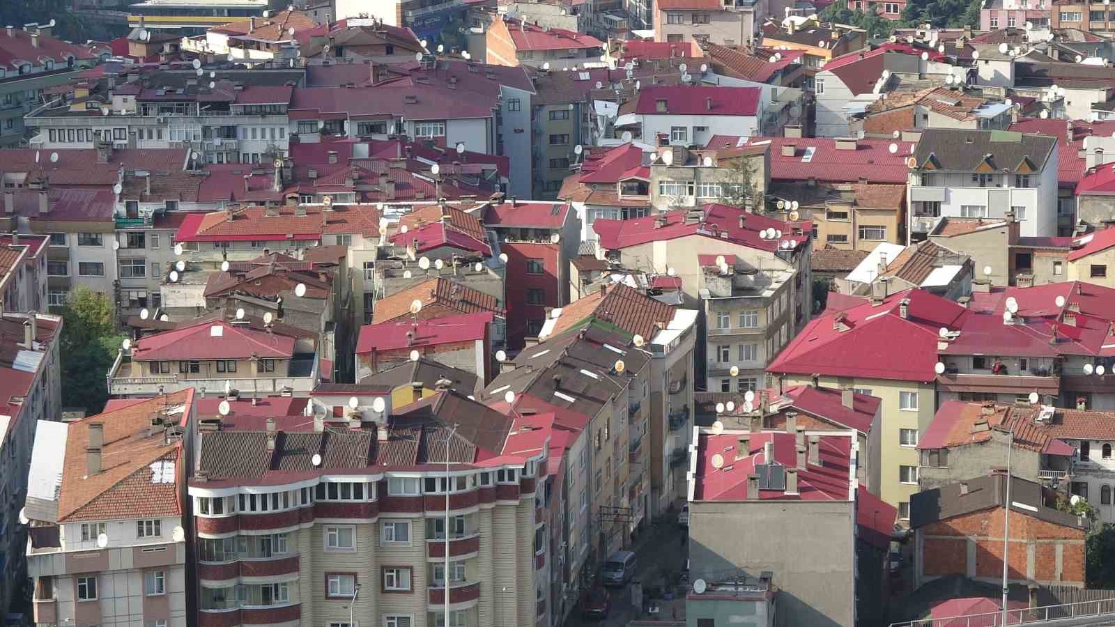 TRABZON İNŞAATÇILAR EMLAKÇILAR ODASI BAŞKANI AYHAN TAFLAN: EVLERİNİ ’GÜNLÜK KİRAYA’ VERENLER İLE İLGİLİ BAŞLATILAN YASAL DÜZENLEME EMLAKÇILAR TARAFINDAN DA OLUMLU KARŞILANIYOR