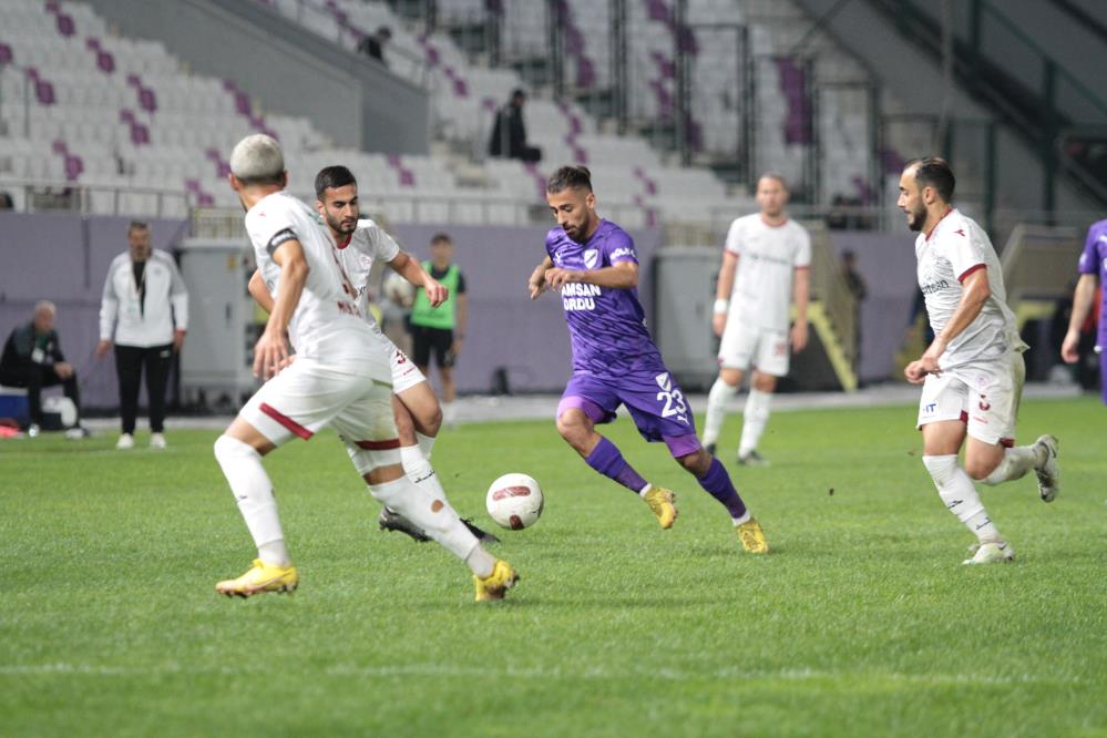 TFF 3. LİG 4. GRUP'TA MÜCADELE EDEN ORDUSPOR 1967, SAHASINDA KONUK ETTİĞİ TOKAT BELEDİYE PLEVNESPOR'U 3-0 MAĞLUP ETTİ