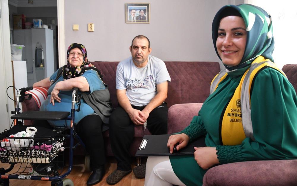 SAMSUN BÜYÜKŞEHİR BELEDİYESİ PERSONELLERİNDEN BURCU TAK, EVLERİNDE TEMİZLİK HİZMETİ VERDİĞİ YAŞLI VE ENGELLİLERİ KİLOLARINDAN KURTARIP SAĞLIKLI YAŞAM SÜRMELERİNİ SAĞLAMAK AMACIYLA DİYETİSYENLİK OKUYARAK DİYETİSYEN OLDU