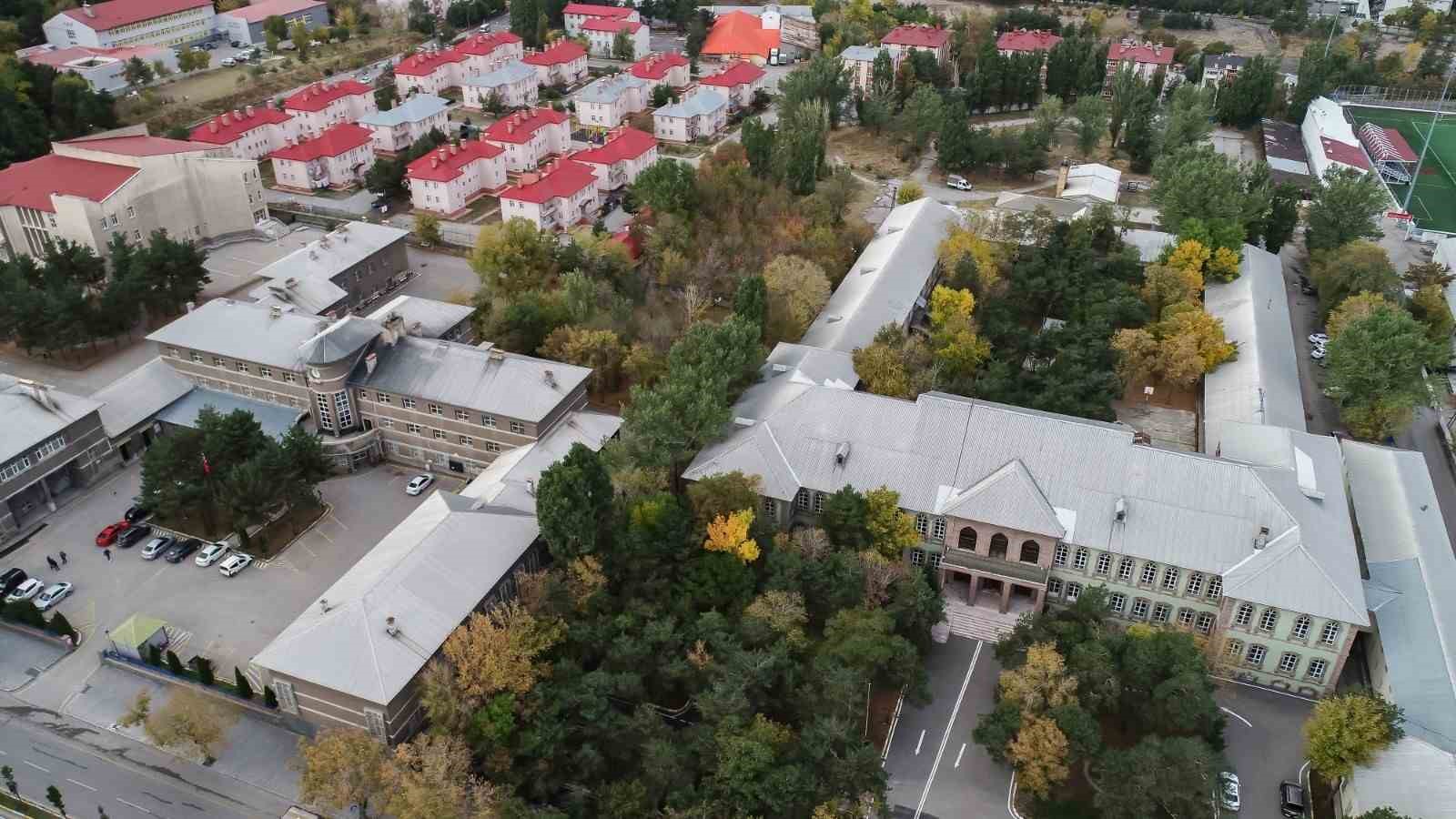 MAREŞAL FEVZİ ÇAKMAK ASKERİ HASTANESİ ESKİ BİNASI, ERZURUM LİSESİNE DEVREDİLİYOR