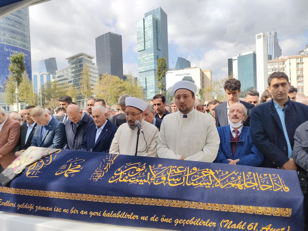 87 YAŞINDA HAYATINI KAYBEDEN İSTANBUL İL SAĞLIK MÜDÜRÜ RİZELİ HEMŞEHRİMİZ PROF. DR. KEMAL MEMİŞOĞLU’NUN ANNESİ NURAN MEMİŞOĞLU İÇİN BARBAROS HAYRETTİN PAŞA CAMİİ’NDE BİR CENAZE TÖRENİ DÜZENLEREK DEFNEDİLDİ