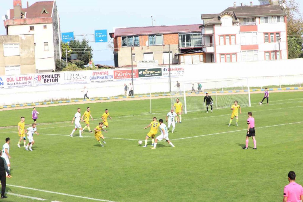 TFF 3. LİG 3. GRUP 6.HAFTA KARŞILAŞMASINDA ORDU TEMSİLCİSİ FATSA BELEDİYESPOR, SAHASINDA KARŞILAŞTIĞI BÜYÜKÇEKMECE TEPECİKSPOR'U 1 - 0 MAĞLUP ETTİ
